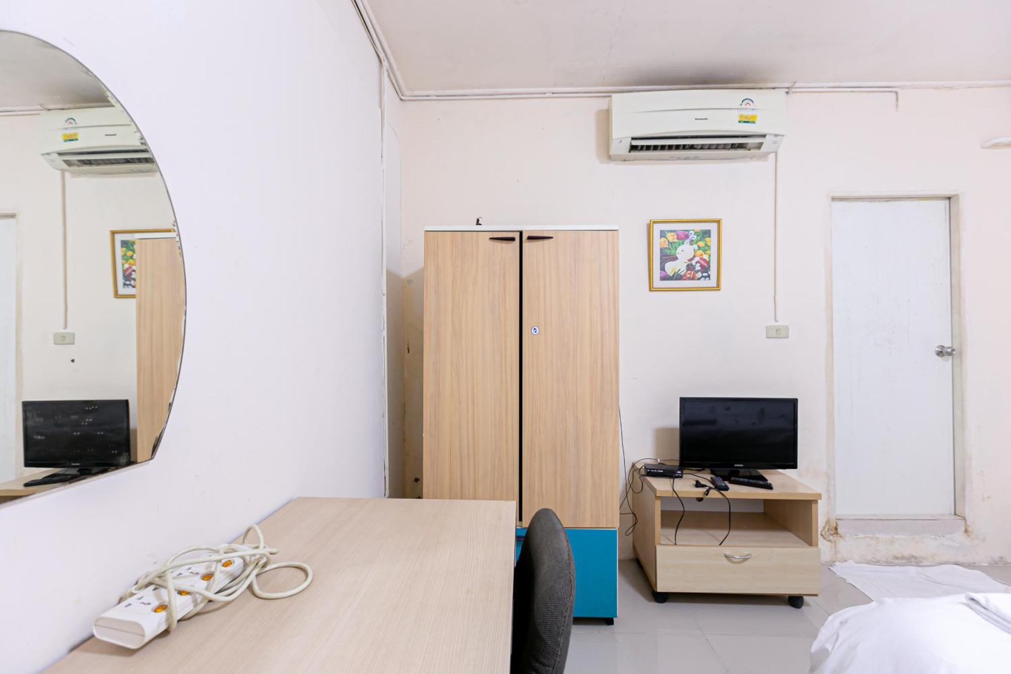 Freesia Saladaeng Silom Apartments بانكوك المظهر الخارجي الصورة