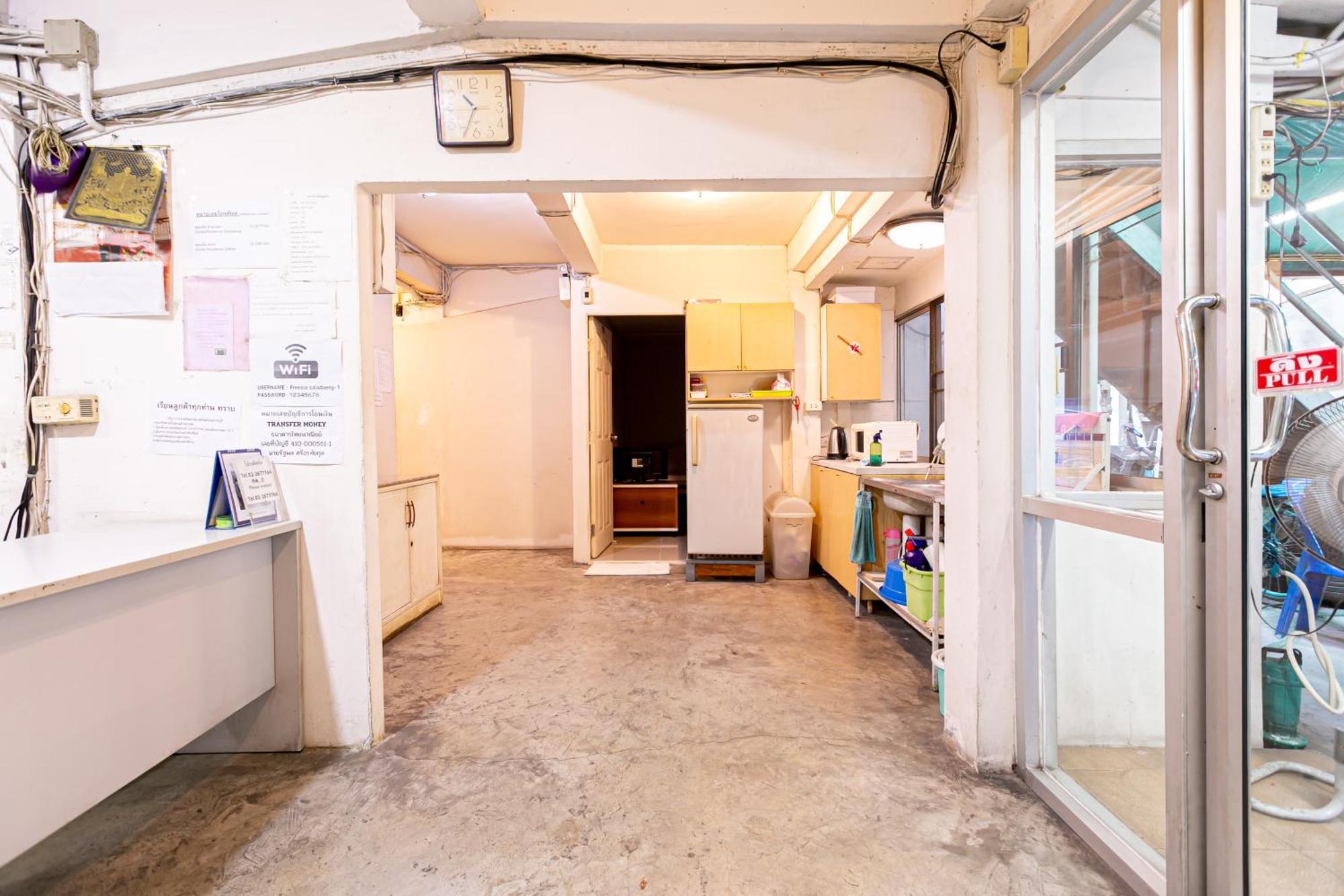 Freesia Saladaeng Silom Apartments بانكوك المظهر الخارجي الصورة