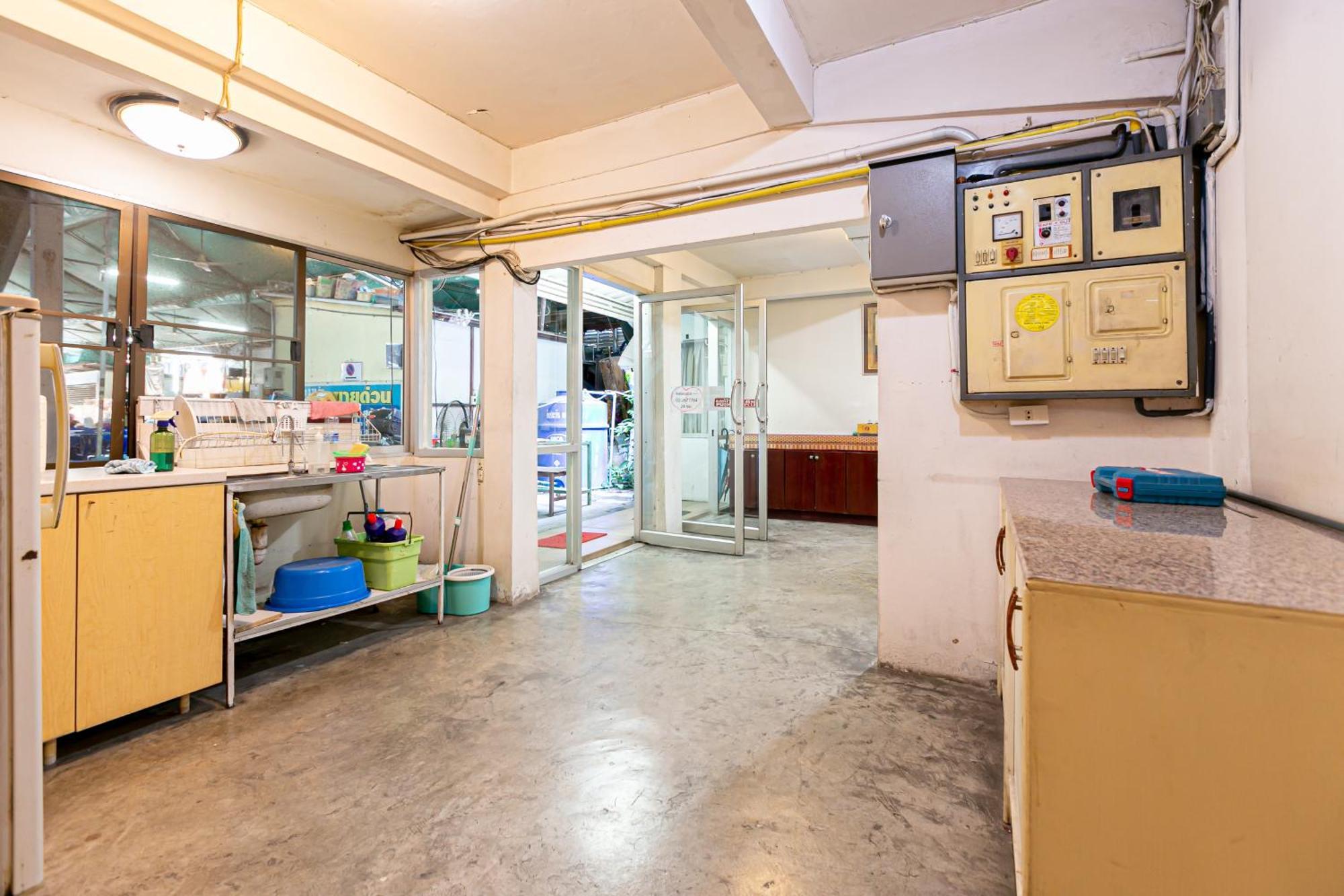 Freesia Saladaeng Silom Apartments بانكوك المظهر الخارجي الصورة