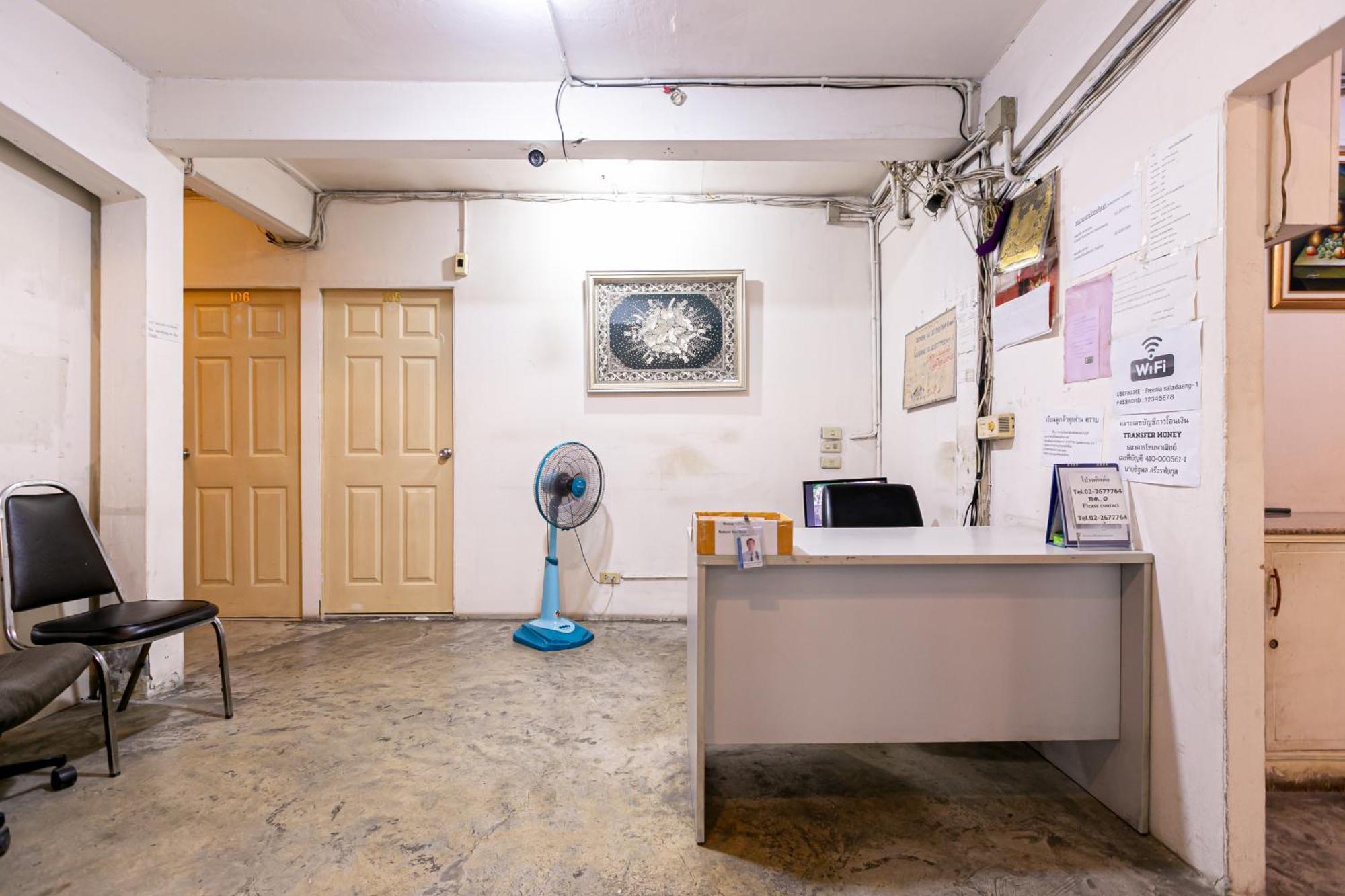 Freesia Saladaeng Silom Apartments بانكوك المظهر الخارجي الصورة